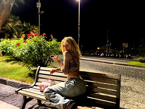leni.bahr instagram image archive image