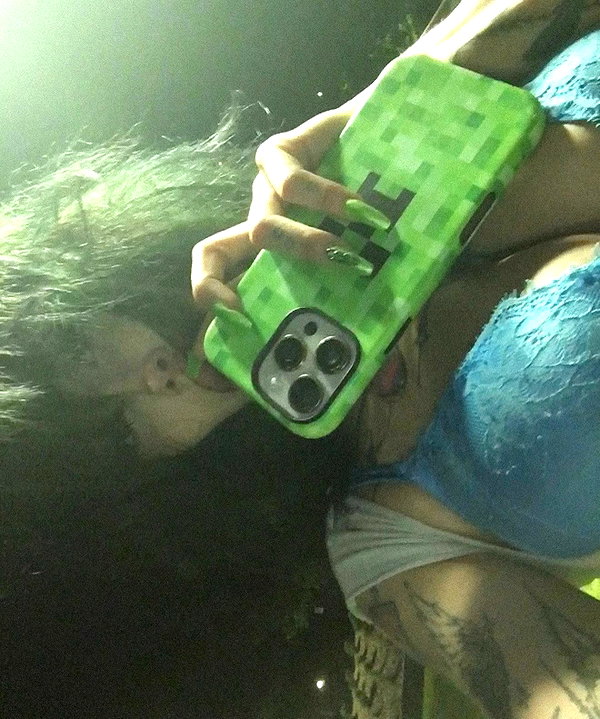 zommmbri zommmbri archive image
