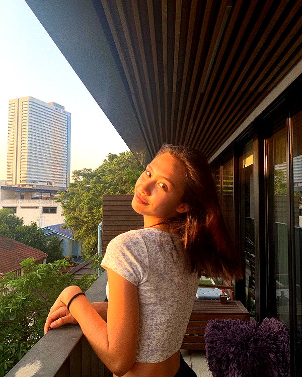 cait.knight instagram image archive image