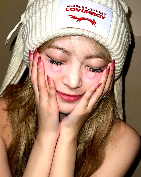 hhh.e_c.v instagram image archive image