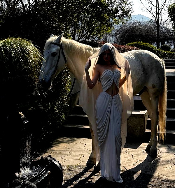 lyhythuedoxinh instagram image archive image