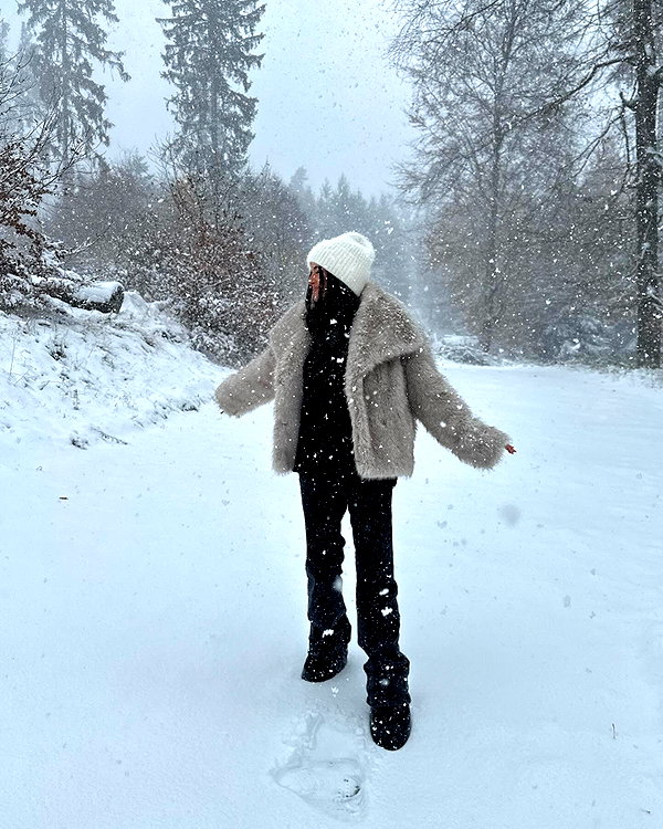 zoeliss instagram image archive image