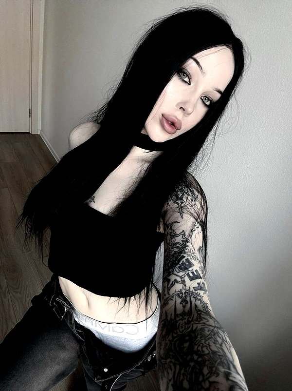 daaarkina instagram image archive image