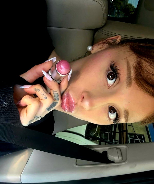 arianagrande instagram image archive image