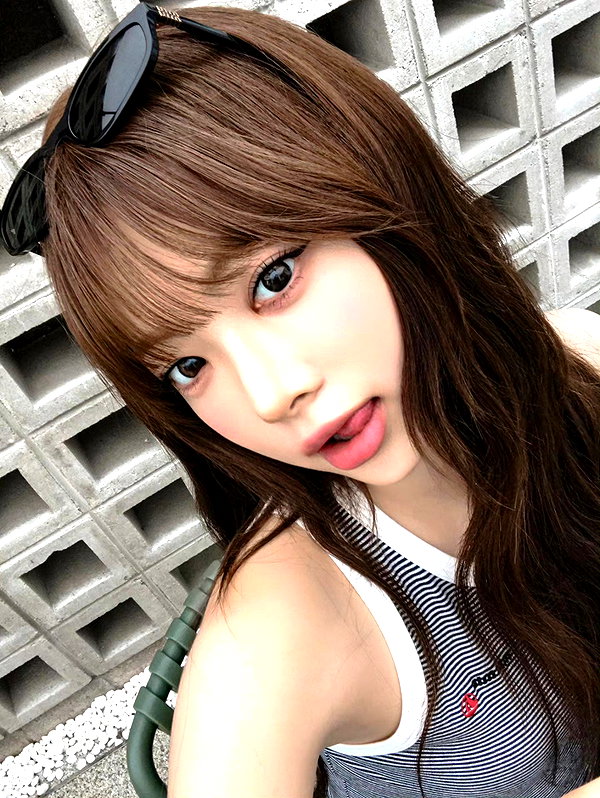 hhh.e_c.v instagram image archive image