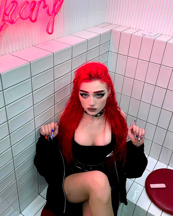 vik4au instagram image archive image