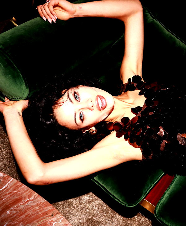 leonanaomii instagram image archive image