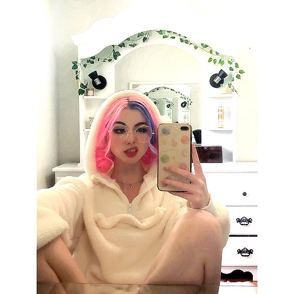 danielle.mercedie instagram image archive image