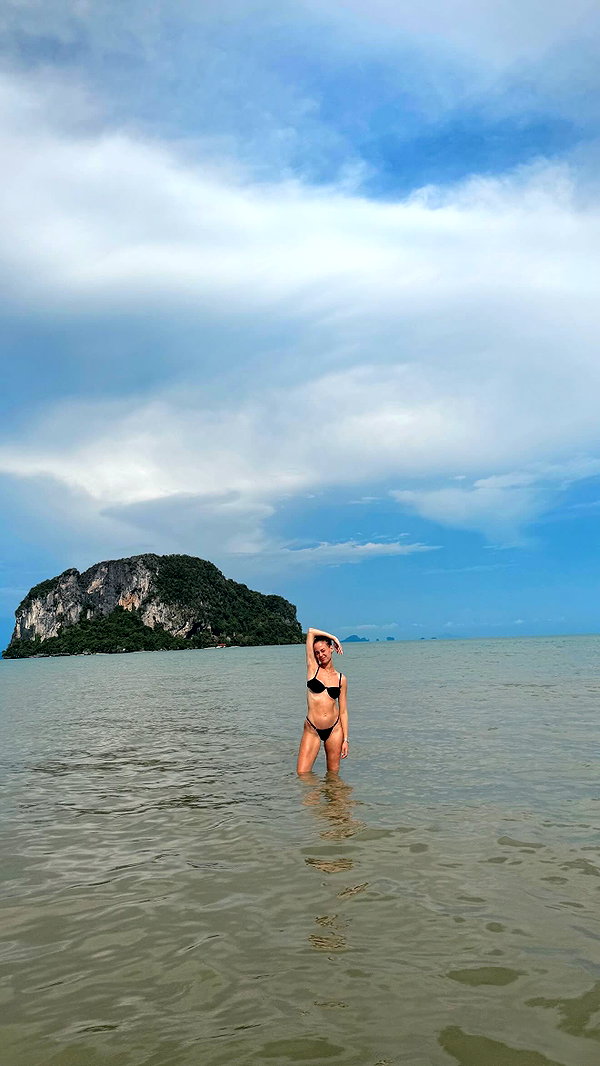 barzomer instagram image archive image