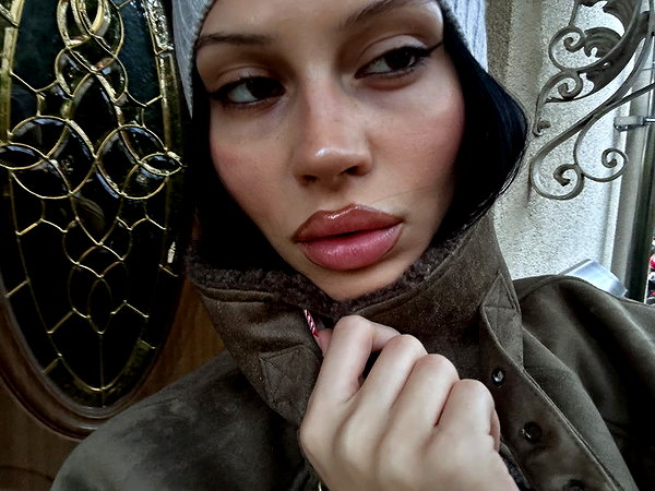 karolinaawasik instagram image archive image