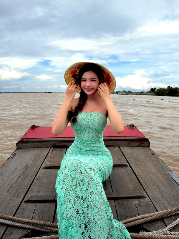 lyhythuedoxinh instagram image archive image