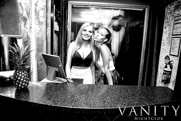 olivia.mathers instagram image archive image