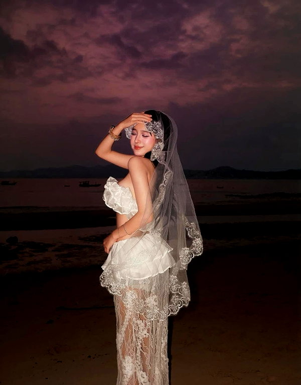 lyhythuedoxinh instagram image archive image