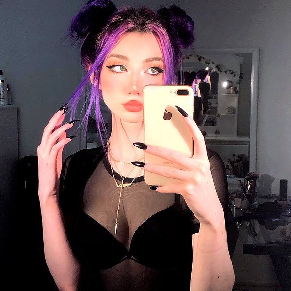 danielle.mercedie instagram image archive image