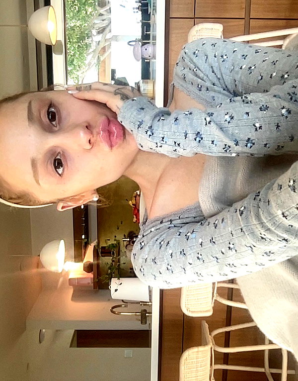 arianagrande instagram image archive image