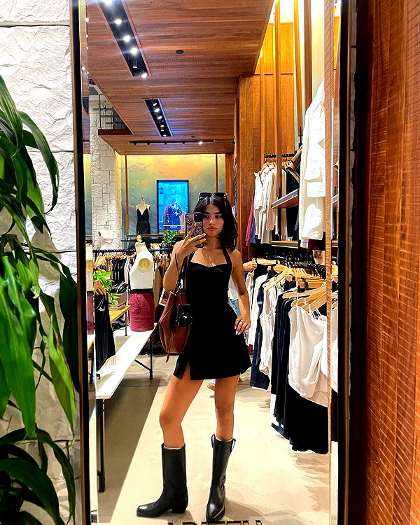 ainaratorneg instagram image archive image