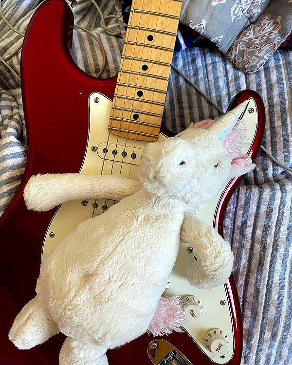 Archived image from @lolabllue on Instagram