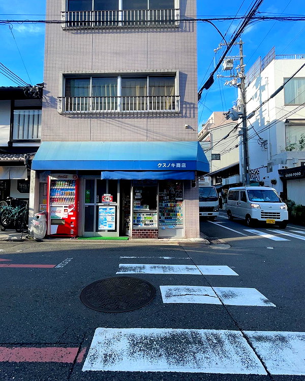 ll.lu1s instagram image archive image