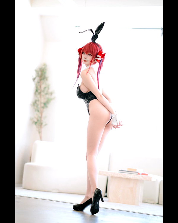 xier_cos instagram image archive image