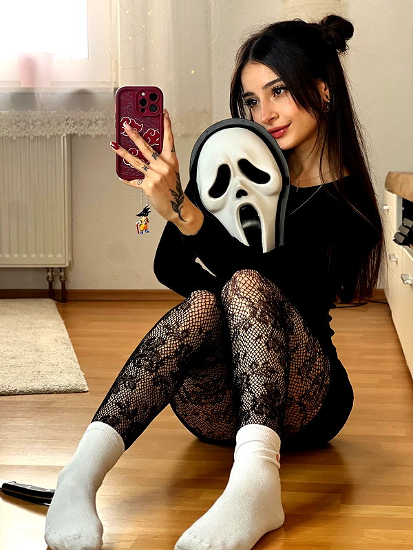 cata.leyah instagram image archive image