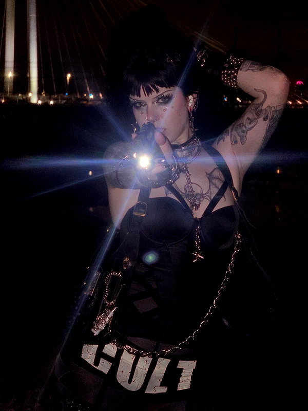 yeahimcaroline instagram image archive image