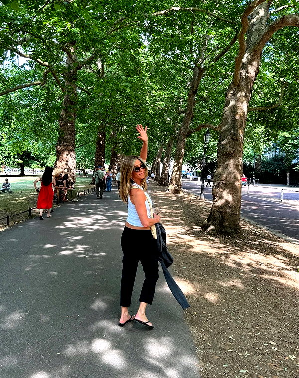 jenniferaniston instagram image archive image