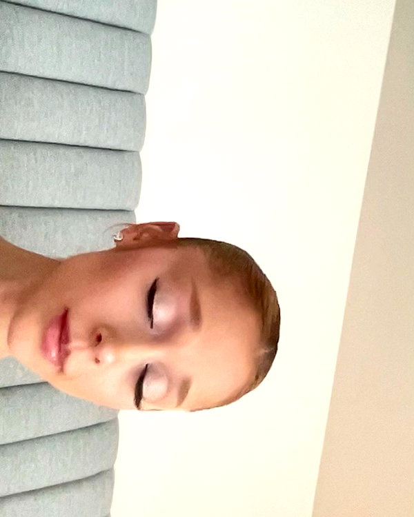arianagrande instagram image archive image