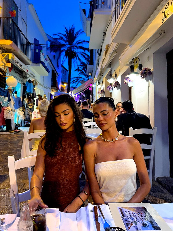 oliviaphillipps instagram image archive image