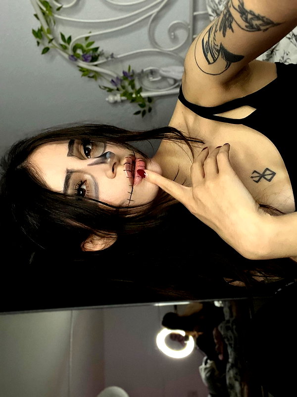 cata.leyah instagram image archive image