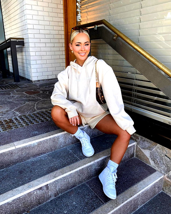 allieauton instagram image archive image