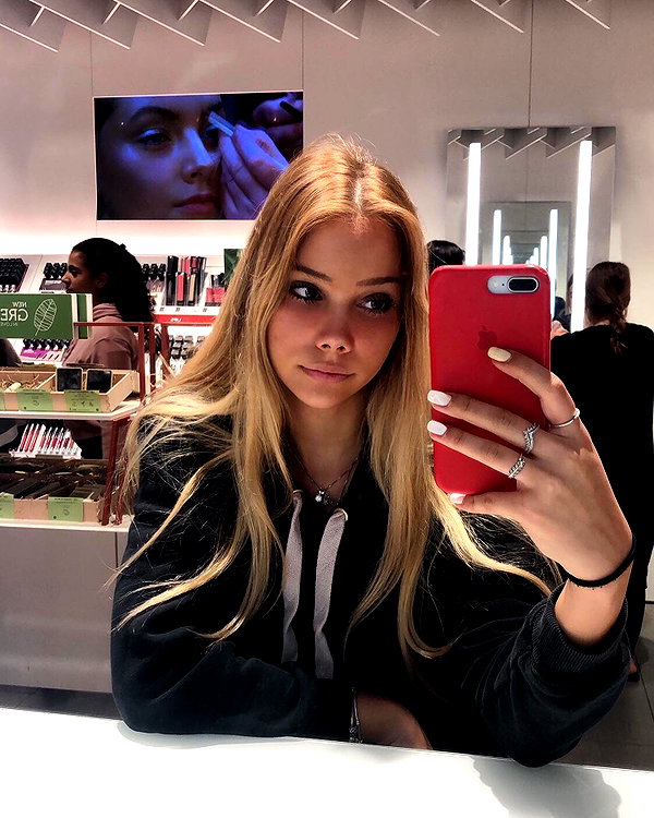 yulia.isakov instagram image archive image