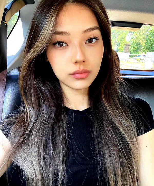 baddiesessence instagram image archive image