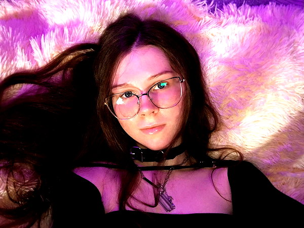tiny.eviluv instagram image archive image