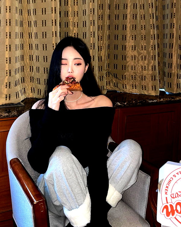 daxbin instagram image archive image