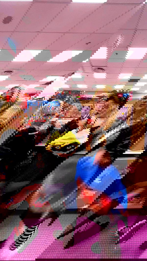 ormosheee ormosheee archive image