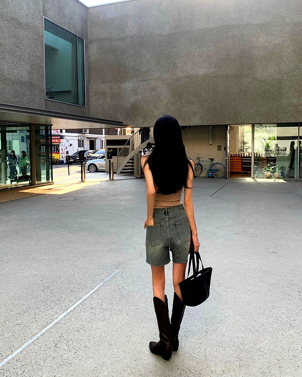 daxbin instagram image archive image