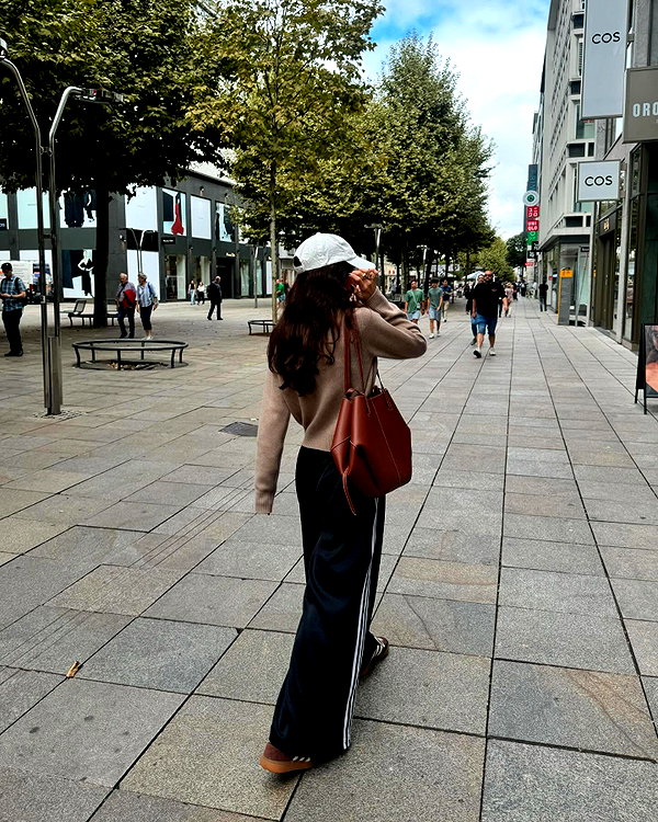 ainaratorneg instagram image archive image