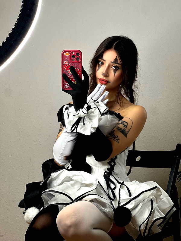 cata.leyah instagram image archive image
