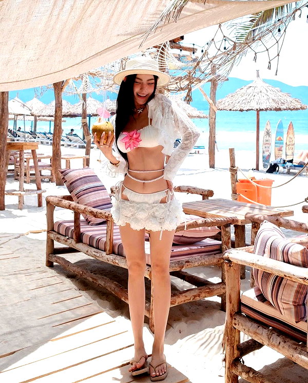 lyhythuedoxinh instagram image archive image