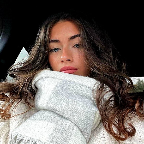 baddiesessence instagram image archive image