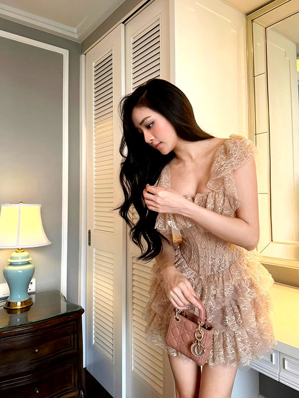 lyhythuedoxinh instagram image archive image