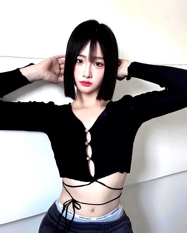 lai_931201 instagram image archive image