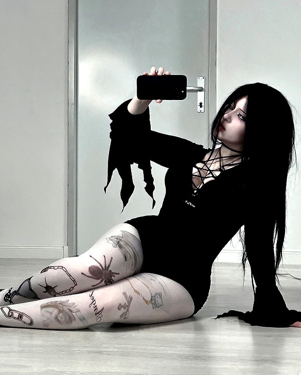 andasrose instagram image archive image