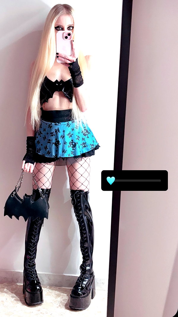 roxiechelon2 archive image