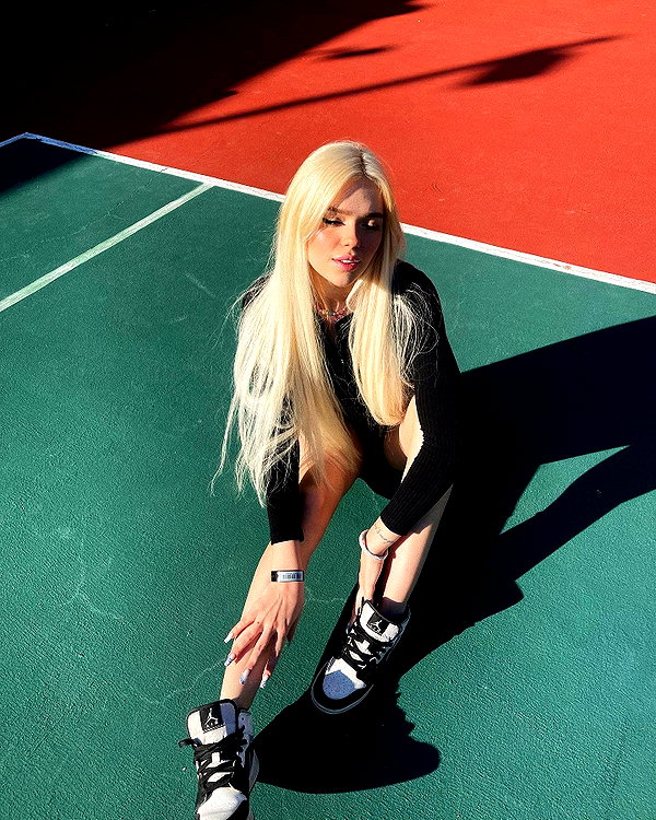 esmireal instagram image archive image