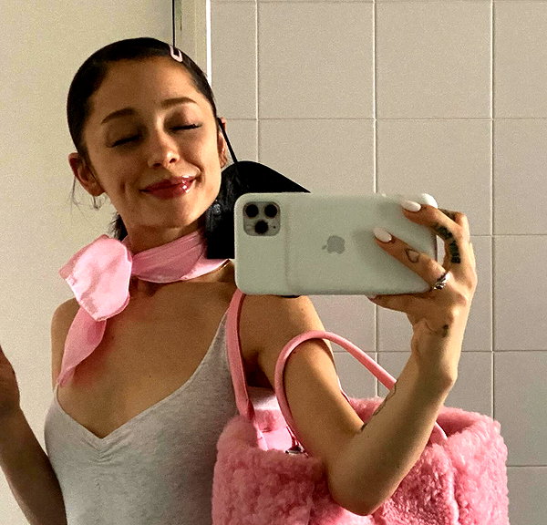 arianagrande instagram image archive image