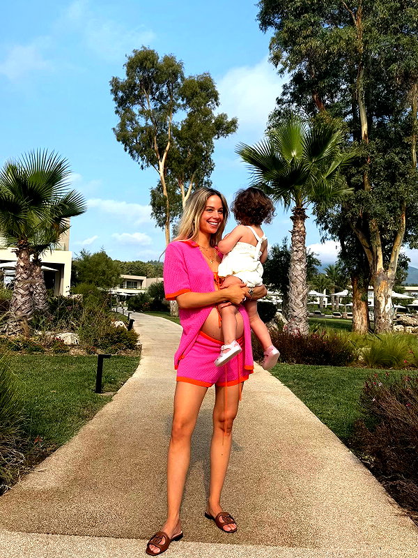 barzomer instagram image archive image