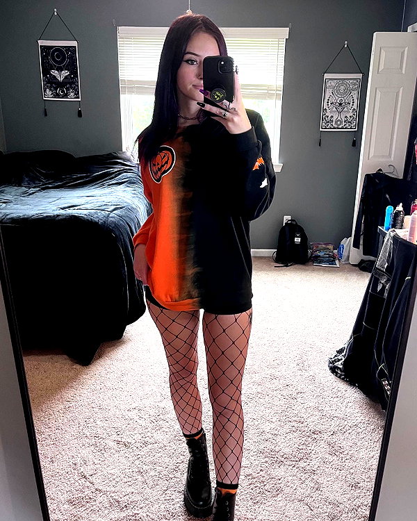 megann_eliizabeth instagram image archive image