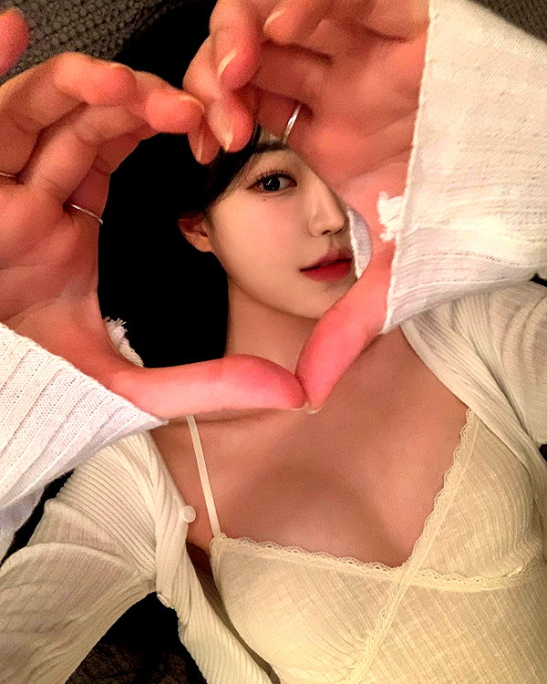 daxbin instagram image archive image