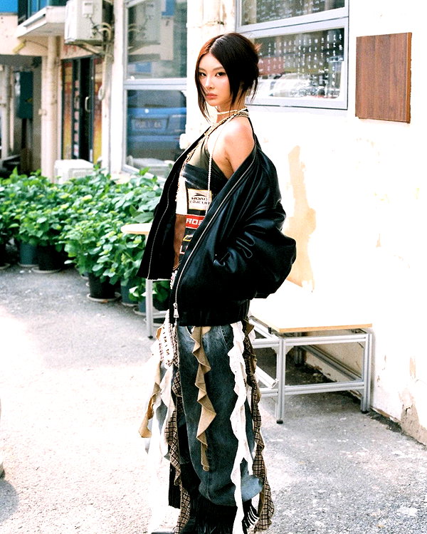 ll.lu1s instagram image archive image